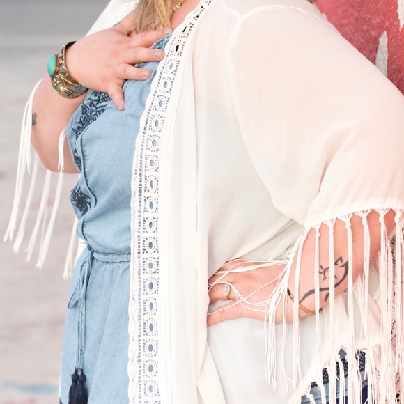 Torrid pool beach coverup kimono with fringe - Picture 3 of 4